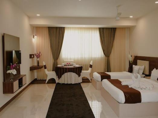 Отель The King'S Meadows Golhalli Экстерьер фото